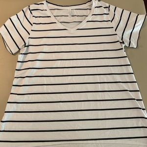 LuLaRoe Christy Tee 2xl